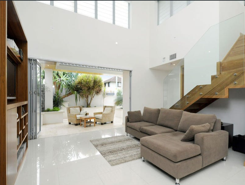 28 Alexandra Avenue, Mermaid Beach, Qld 4218